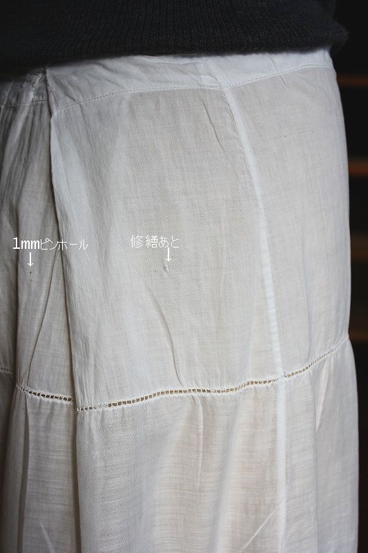 ピンホール&修繕あと.jpg